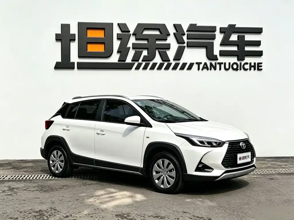 Toyota Yaris L — фото 4
