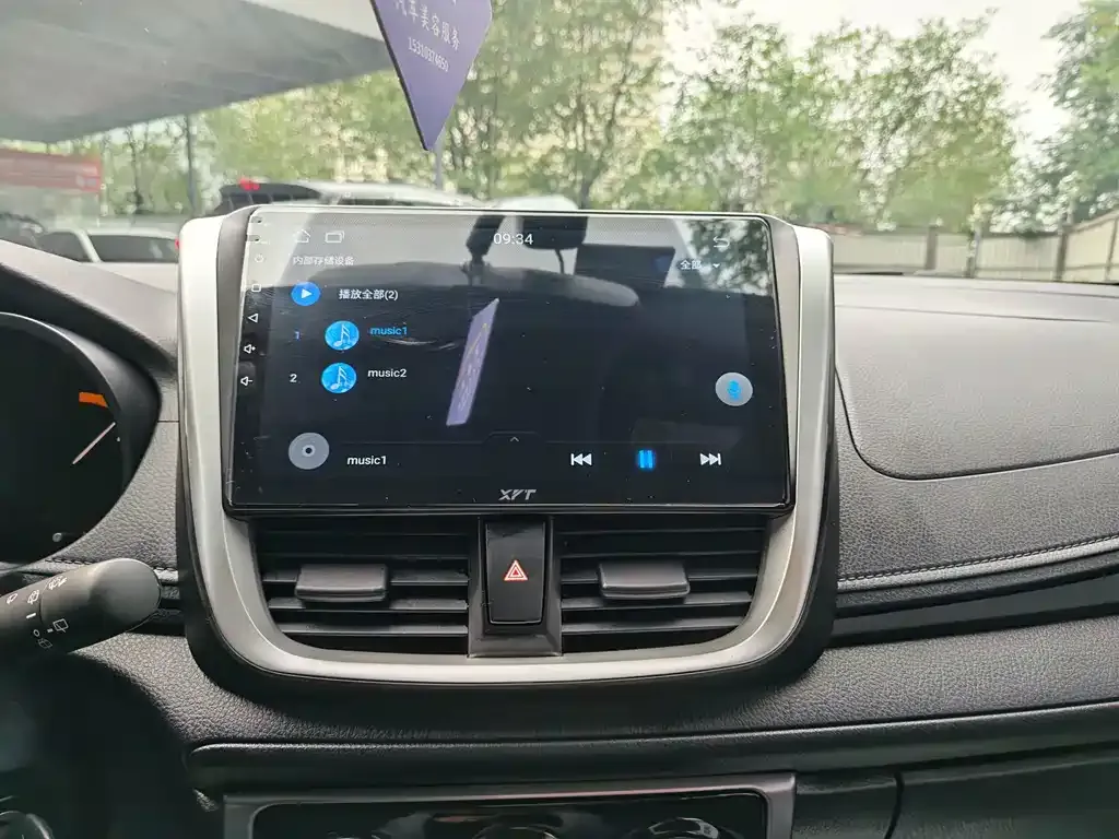 Toyota Yaris L — фото 2