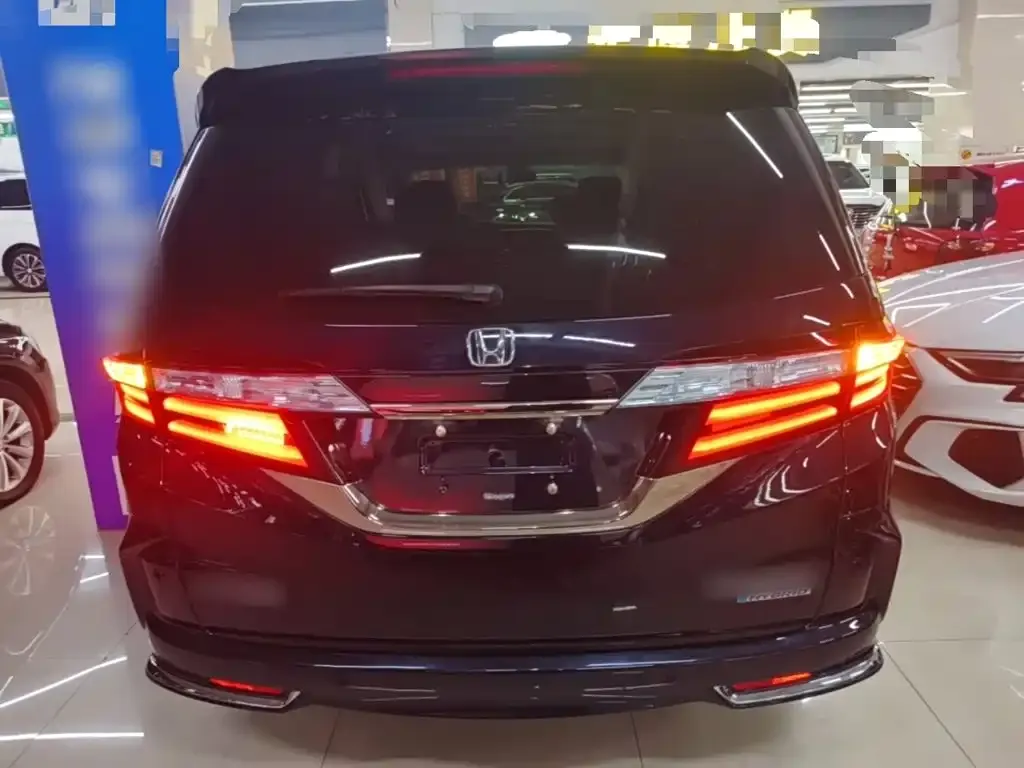 Honda Odyssey — фото 9