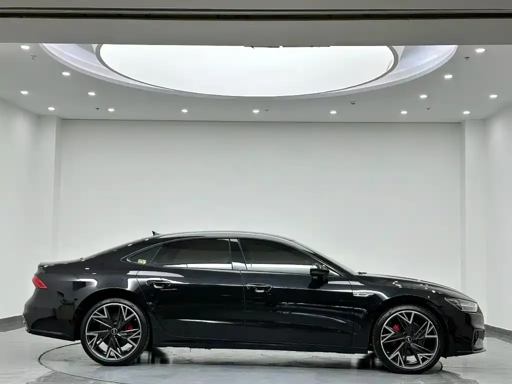 Audi A7L — фото 5