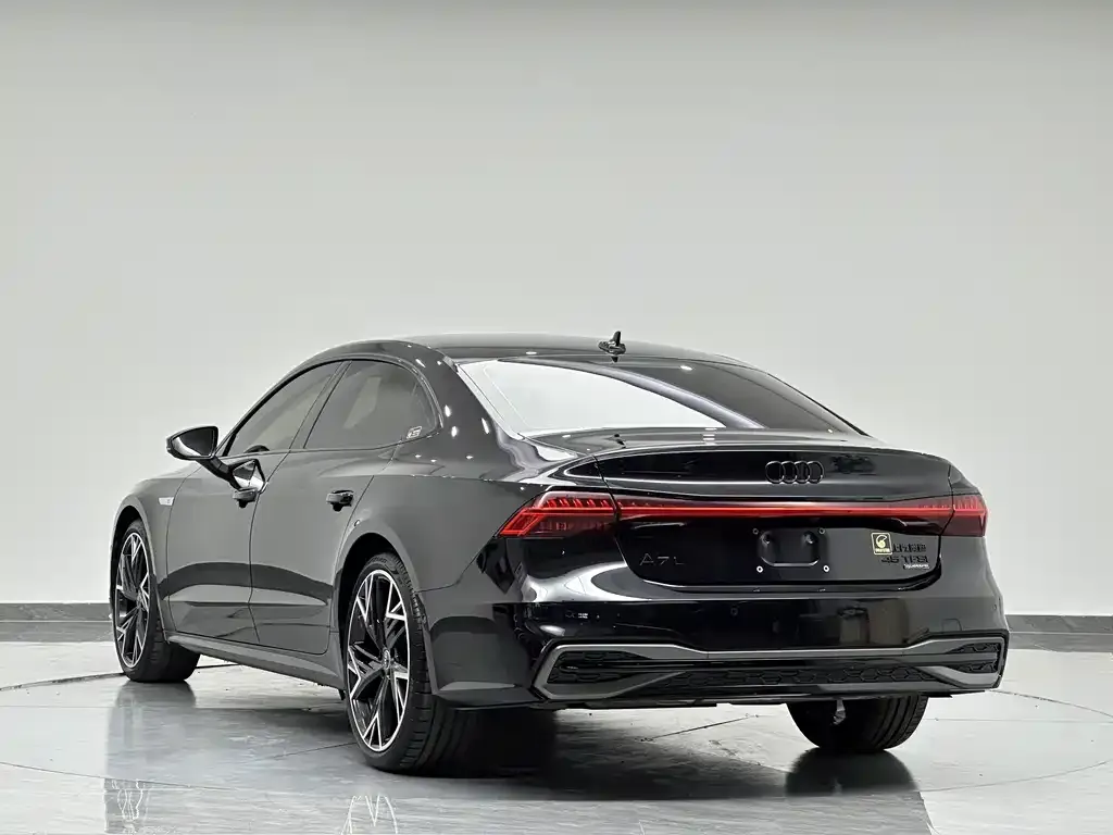 Audi A7L — фото 6