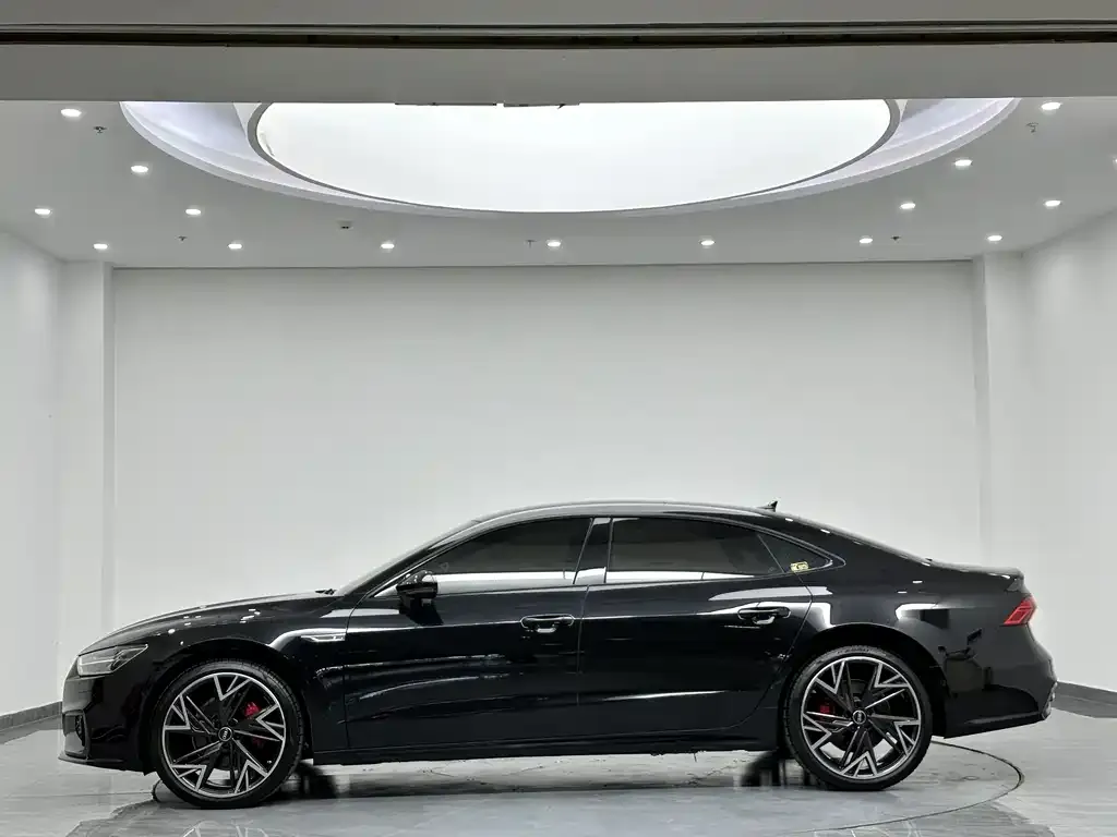 Audi A7L — фото 9