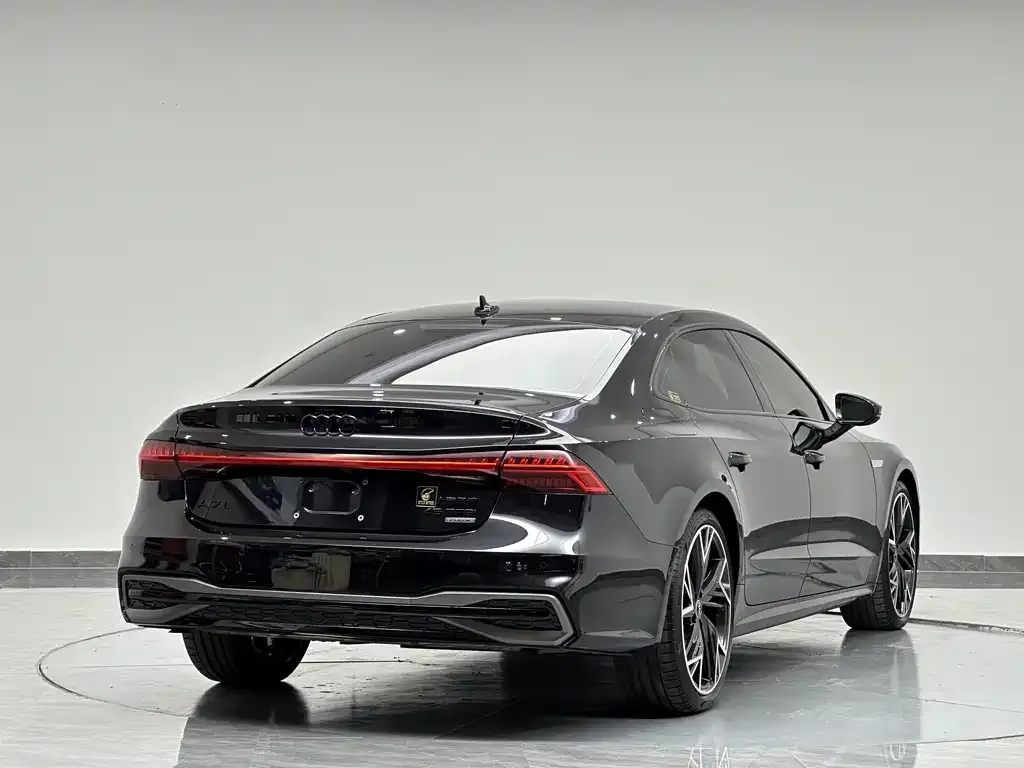 Audi A7L — фото 10