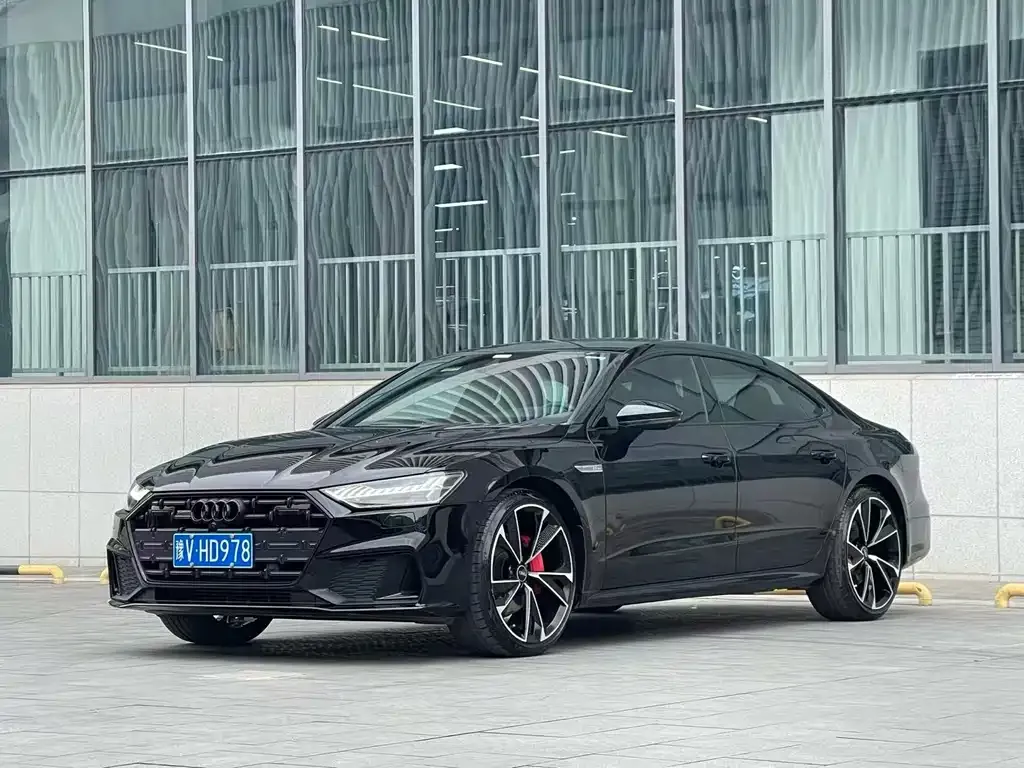 Audi A7L — фото 1