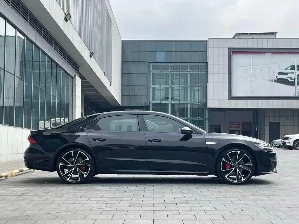 Audi A7L — фото 4