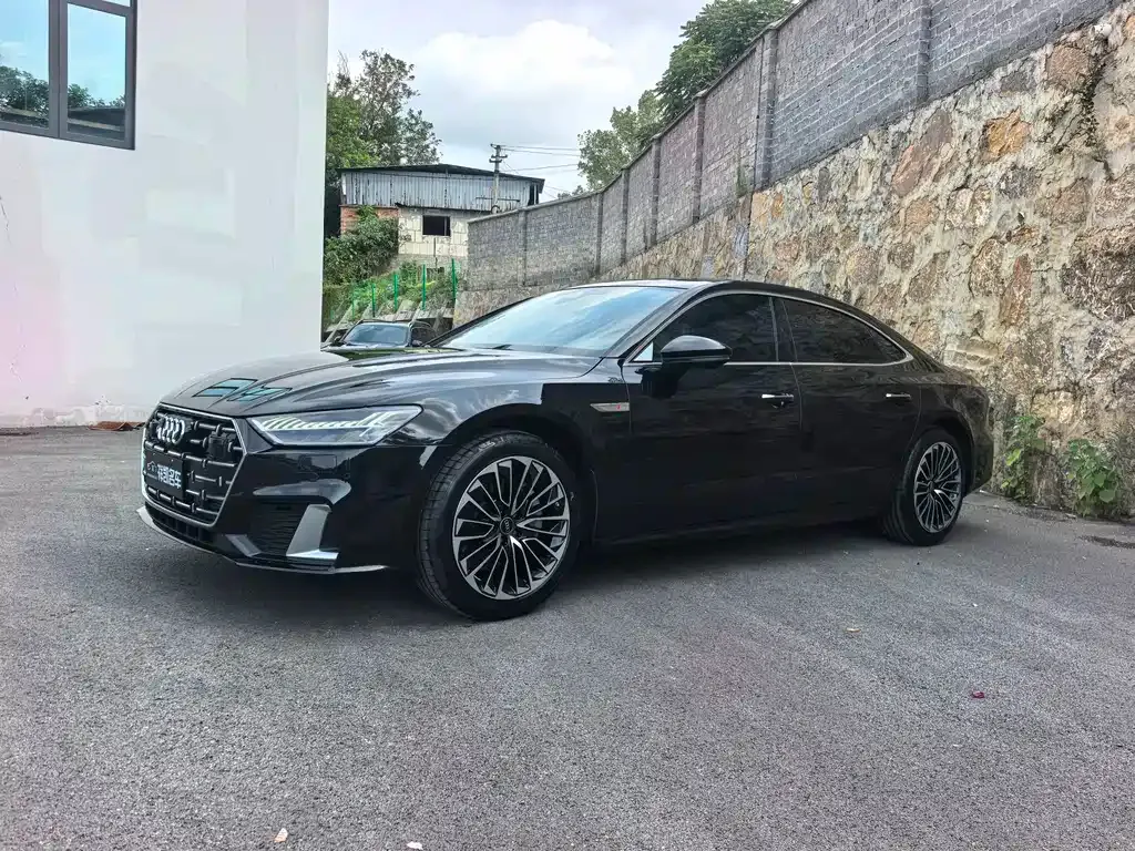 Audi A7L — фото 1