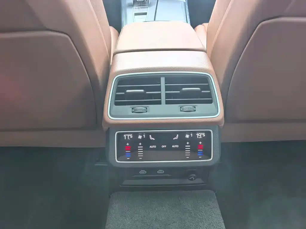 Audi A7L — фото 2