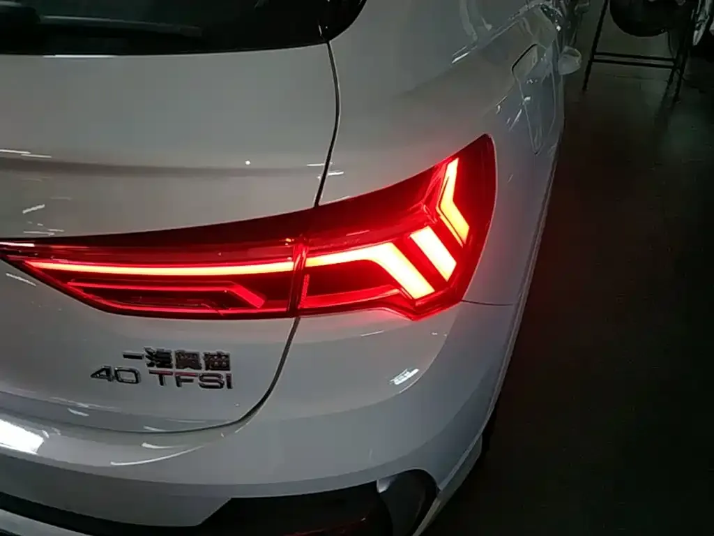 Audi Q3 Sportback — фото 2