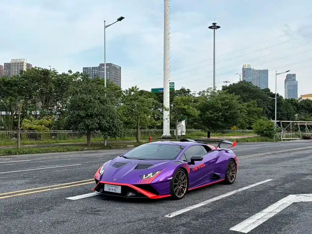 Lamborghini Huracan — фото 1