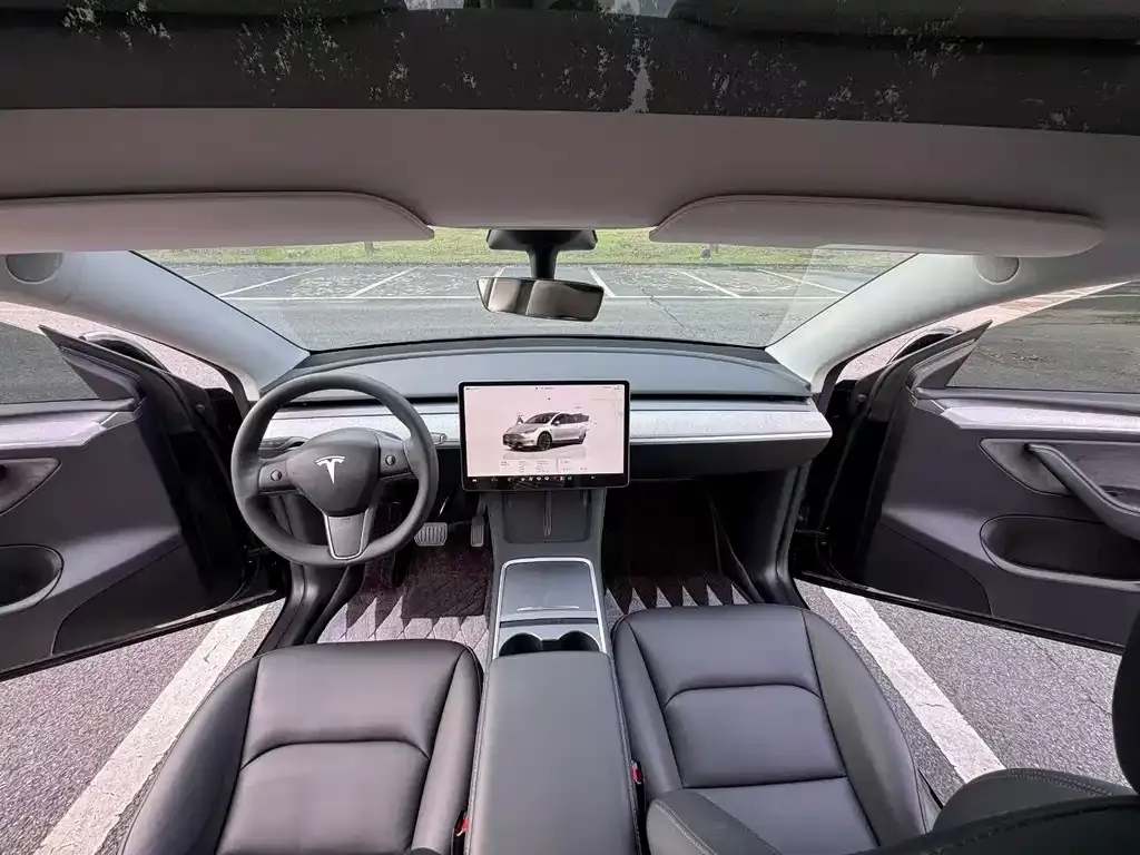 Tesla Model Y — фото 2
