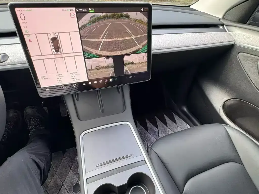 Tesla Model Y — фото 4