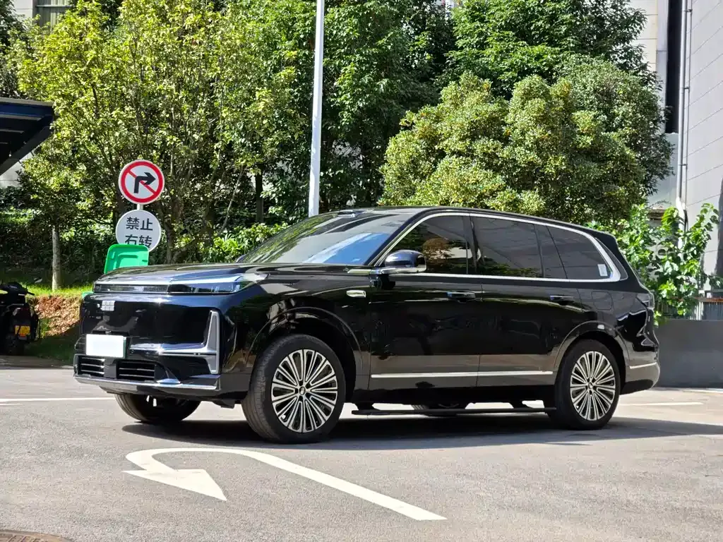 Geely Galaxy M9 — фото 1