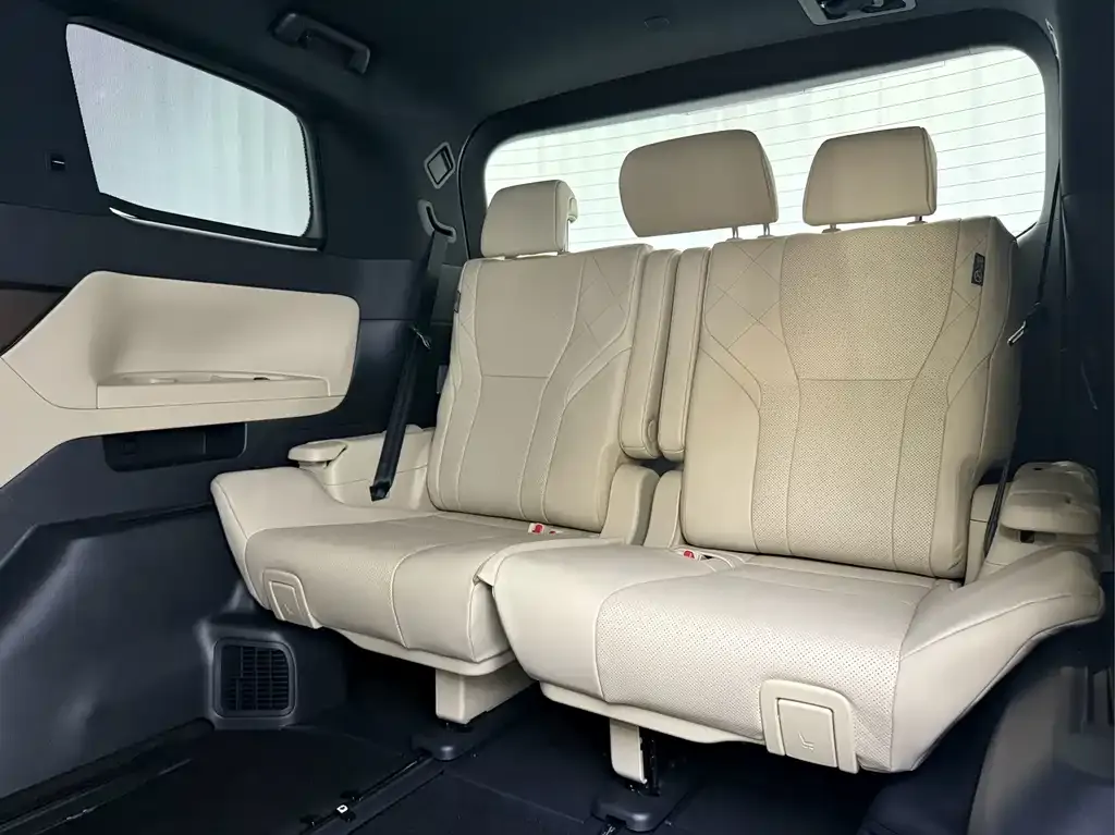 Toyota Vellfire — фото 3