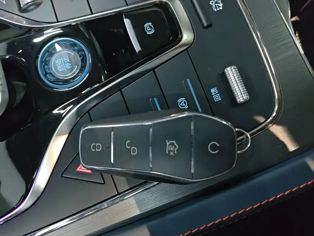 BYD Yuan Plus — фото 7