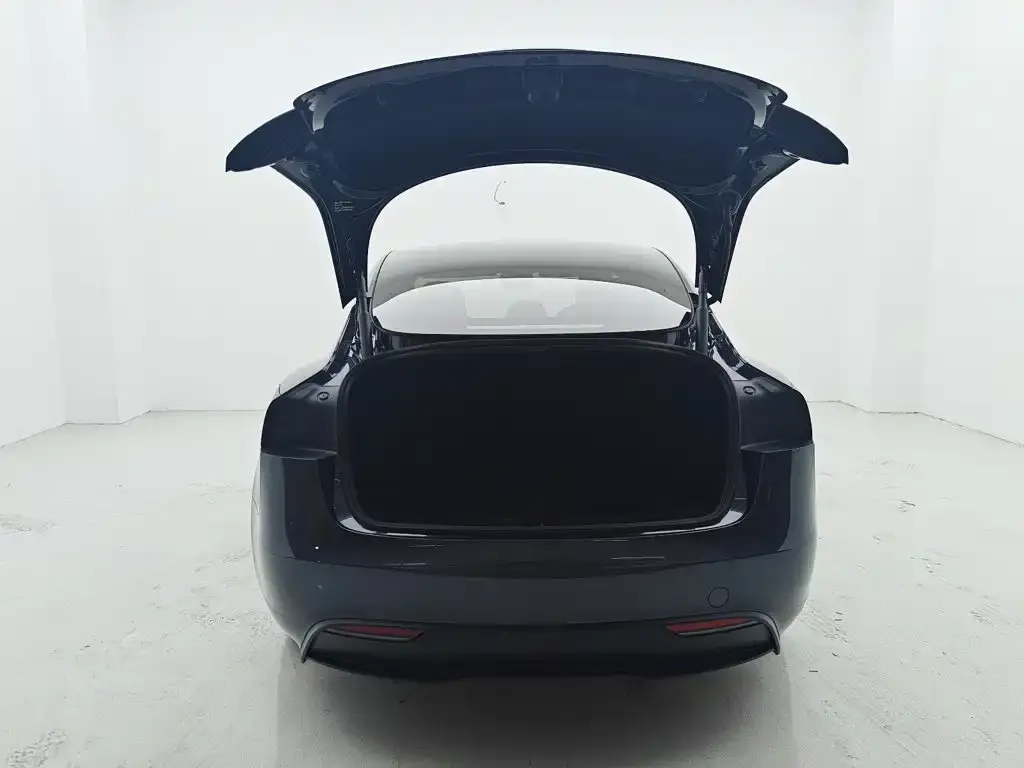 Tesla Model 3 — фото 10