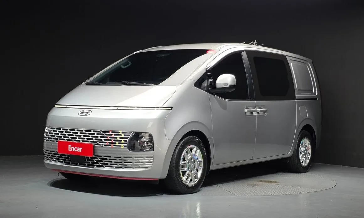 Hyundai Staria — фото 1