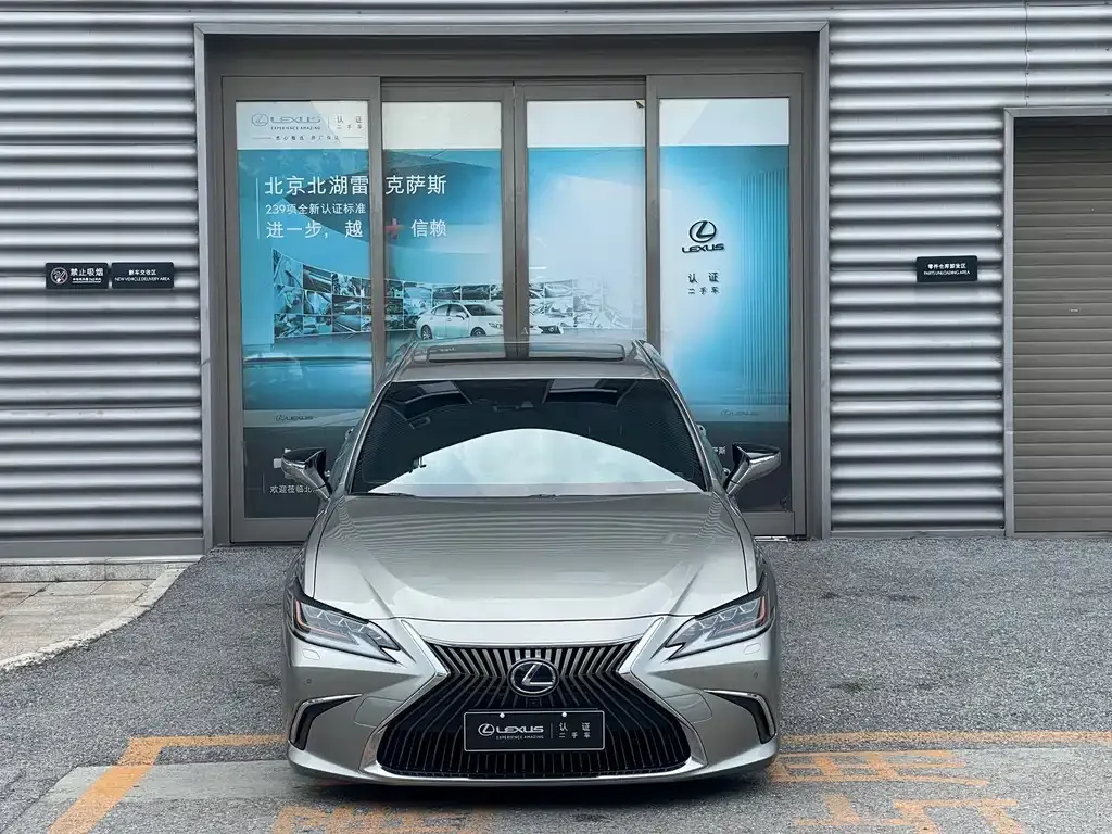 Lexus ES — фото 10