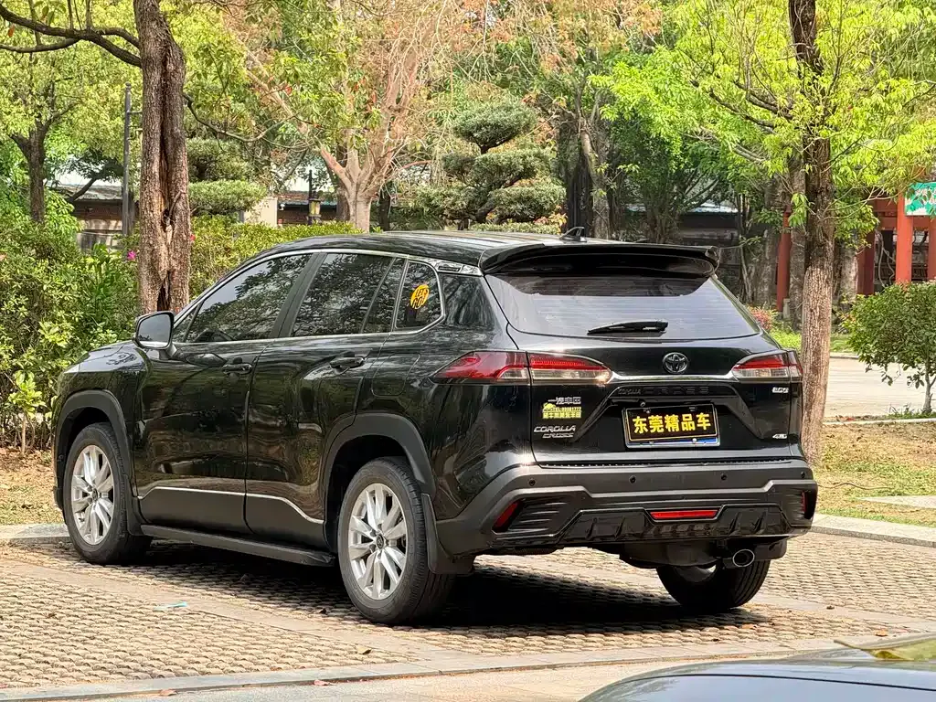Toyota Corolla Cross — фото 10