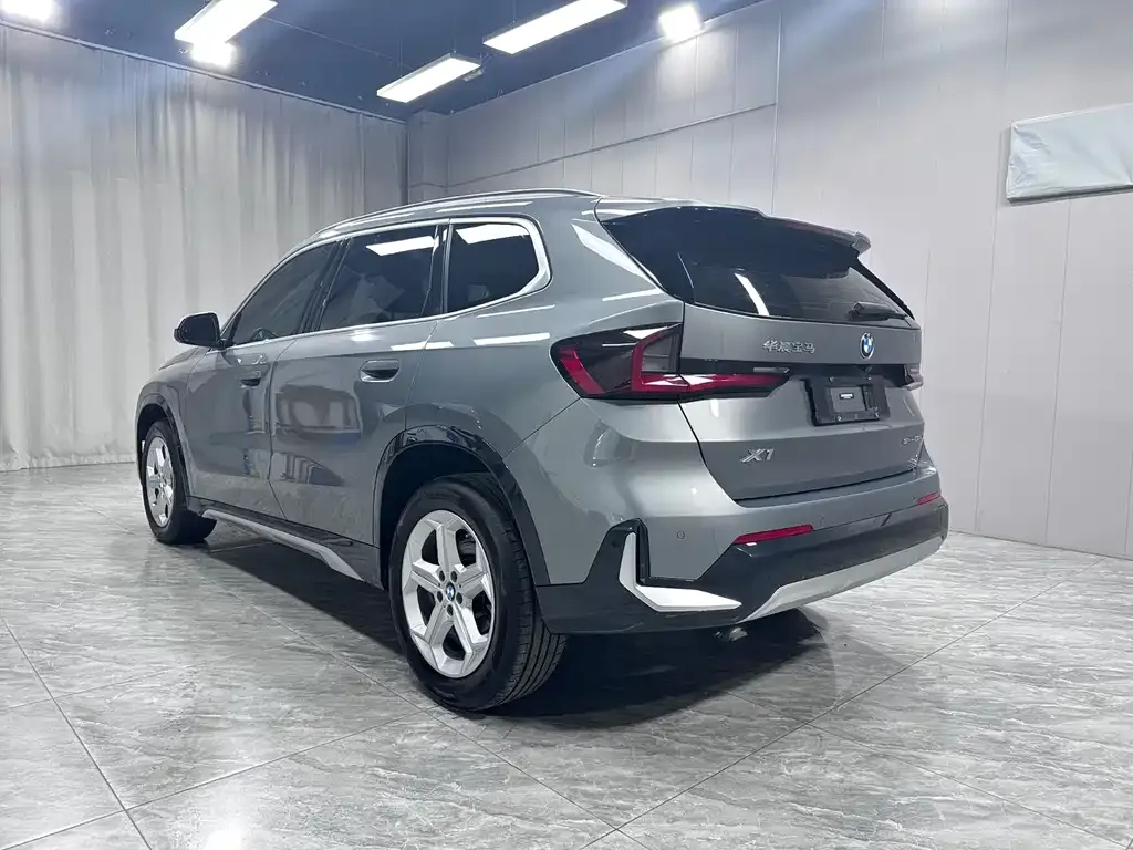 BMW X1 — фото 10
