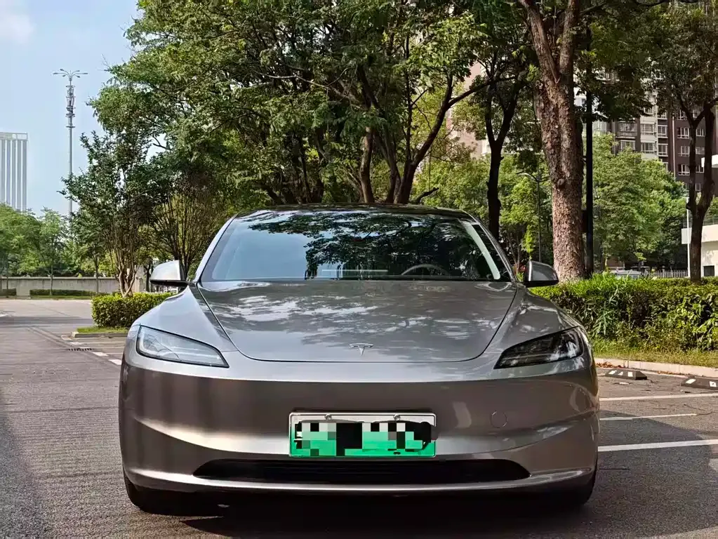 Tesla Model 3 — фото 10
