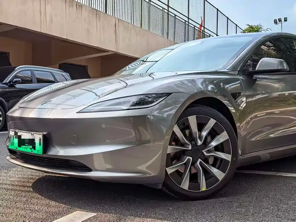 Tesla Model 3 — фото 7