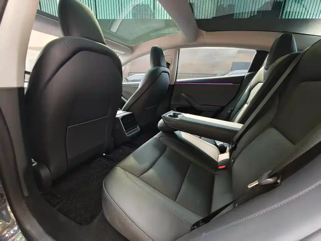 Tesla Model 3 — фото 4