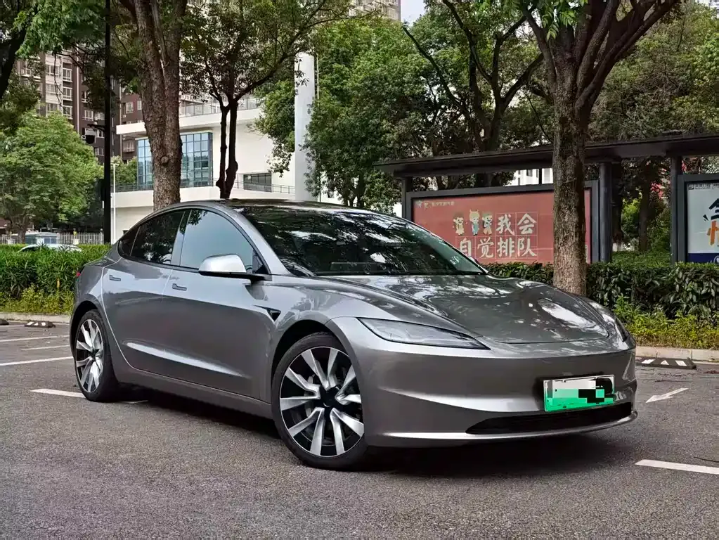 Tesla Model 3 — фото 8