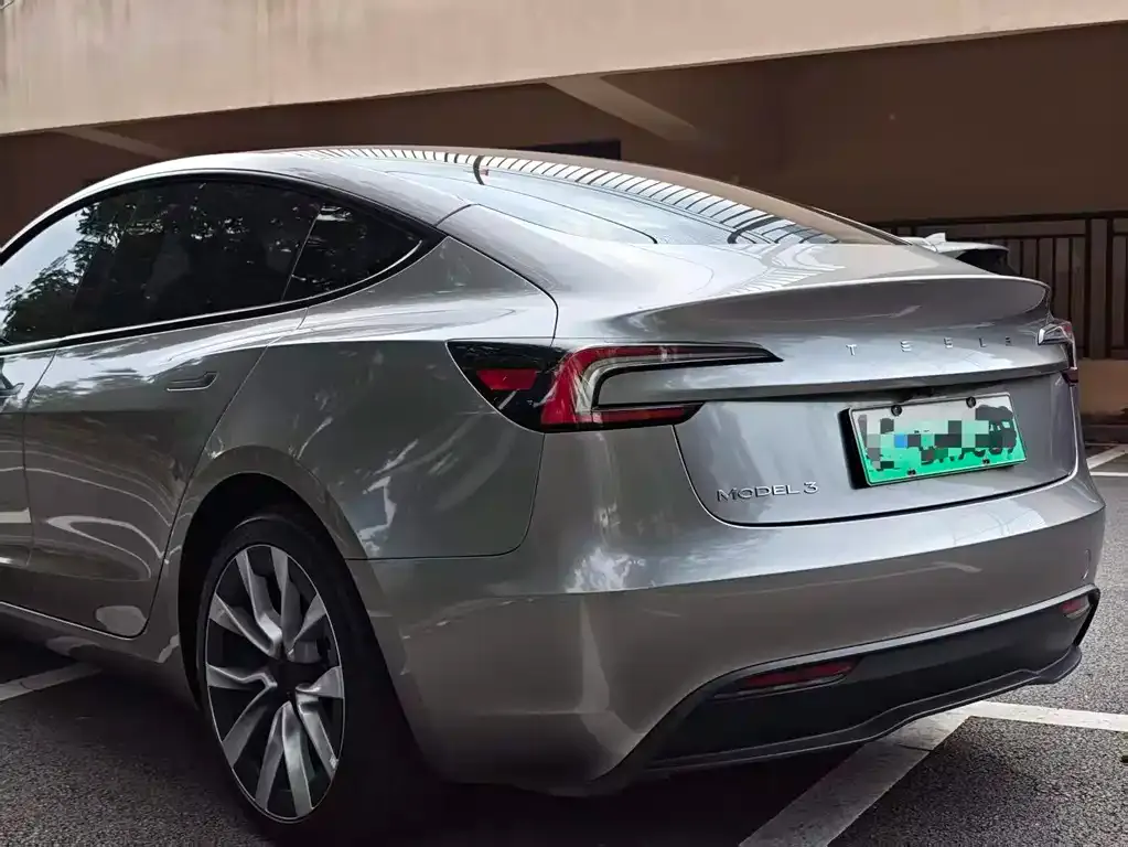 Tesla Model 3 — фото 2
