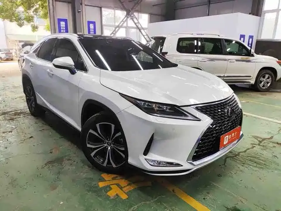 Lexus RX — фото 1