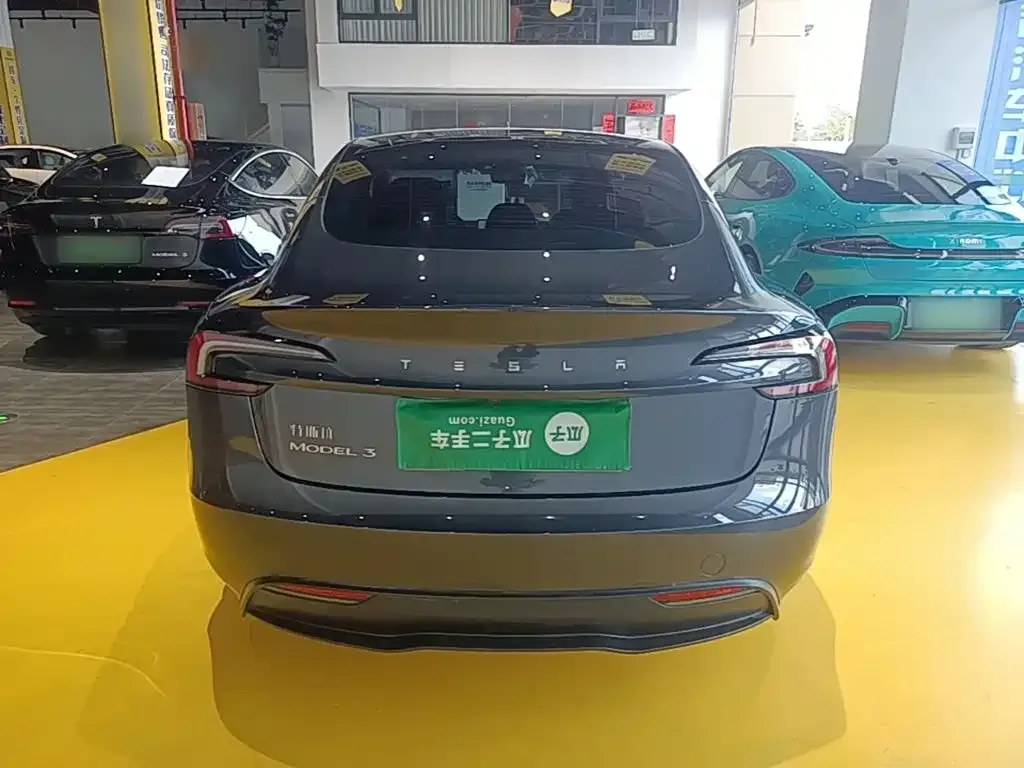 Tesla Model 3 — фото 9