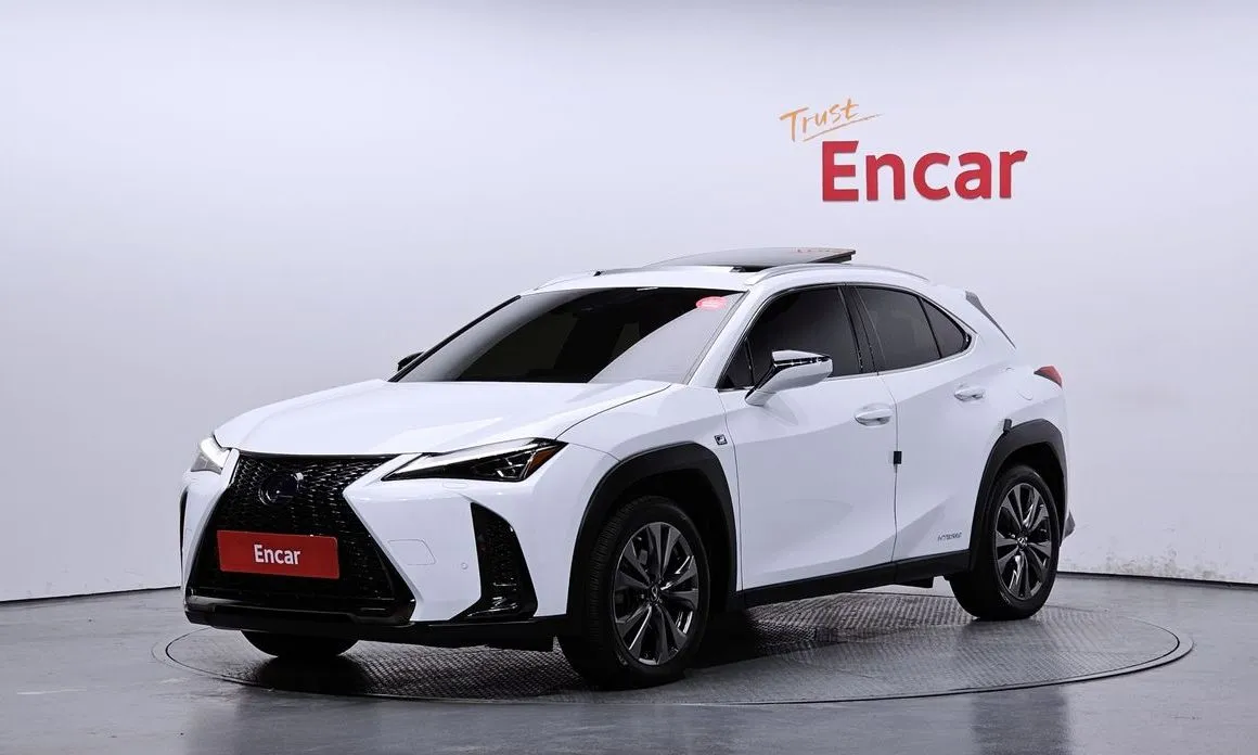 Lexus UX — фото 1