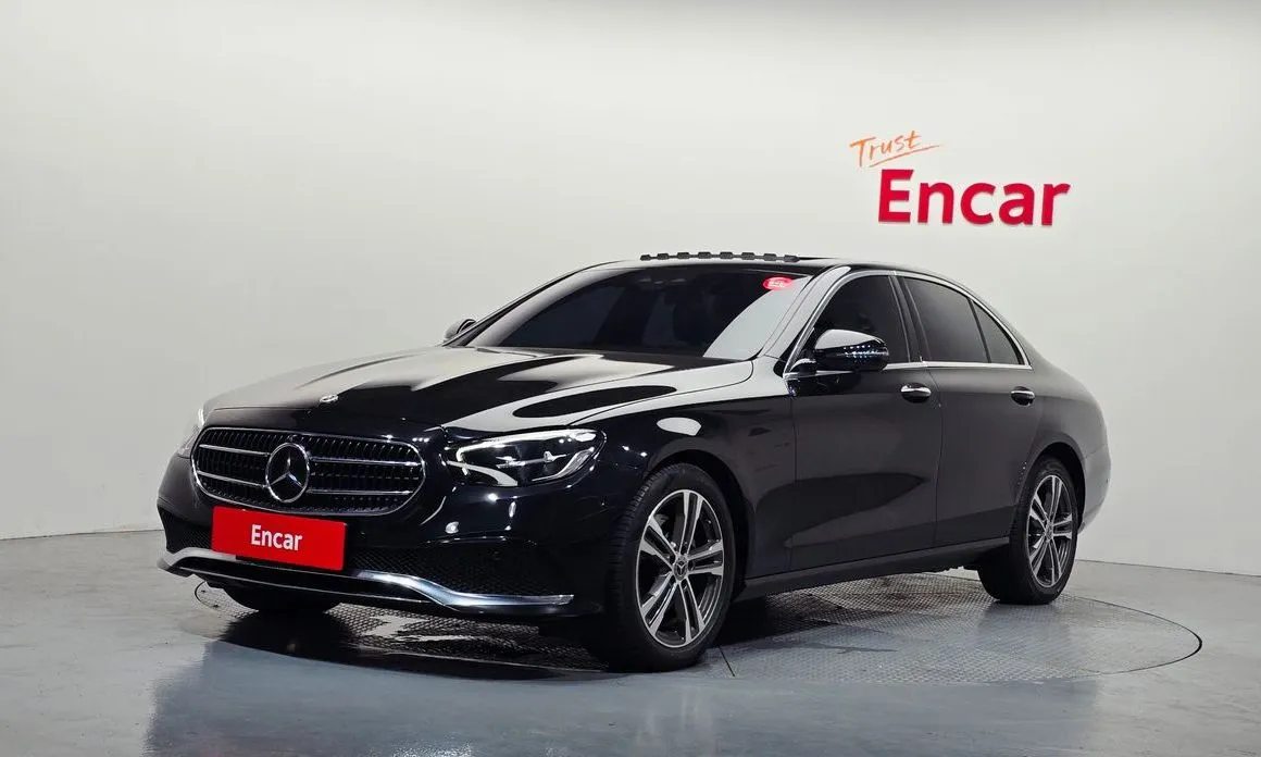Mercedes-Benz E-Class — фото 1