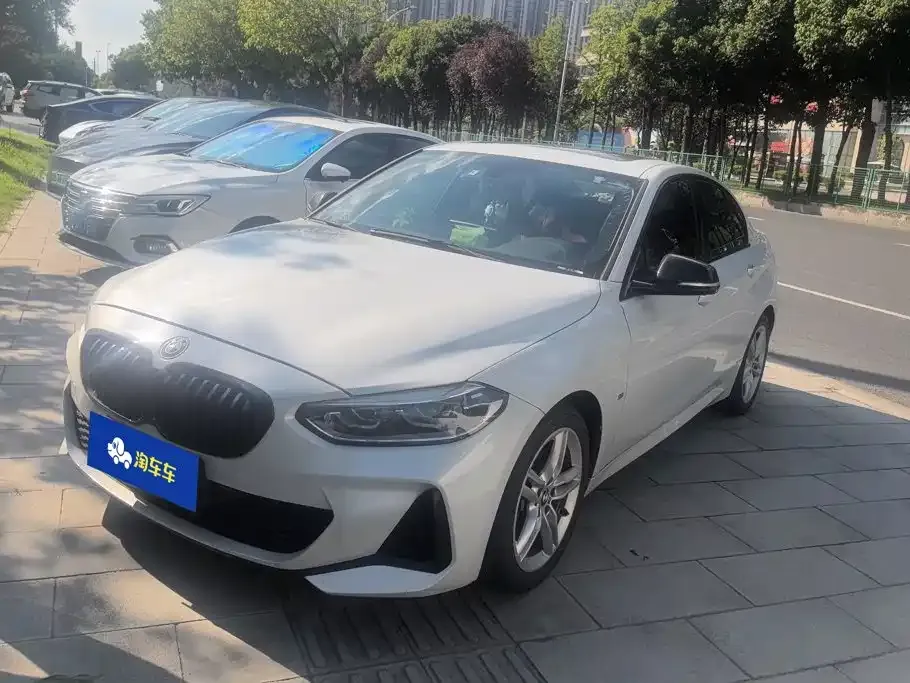 BMW 1 Series — фото 1