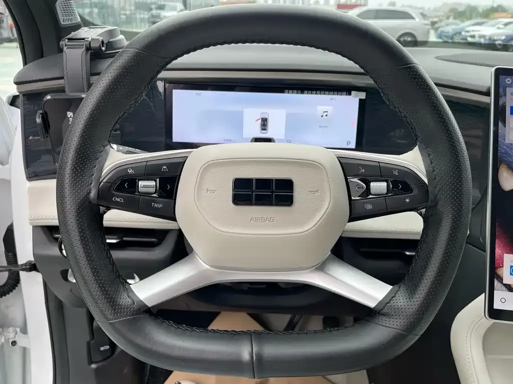 Geely Galaxy L7 — фото 10