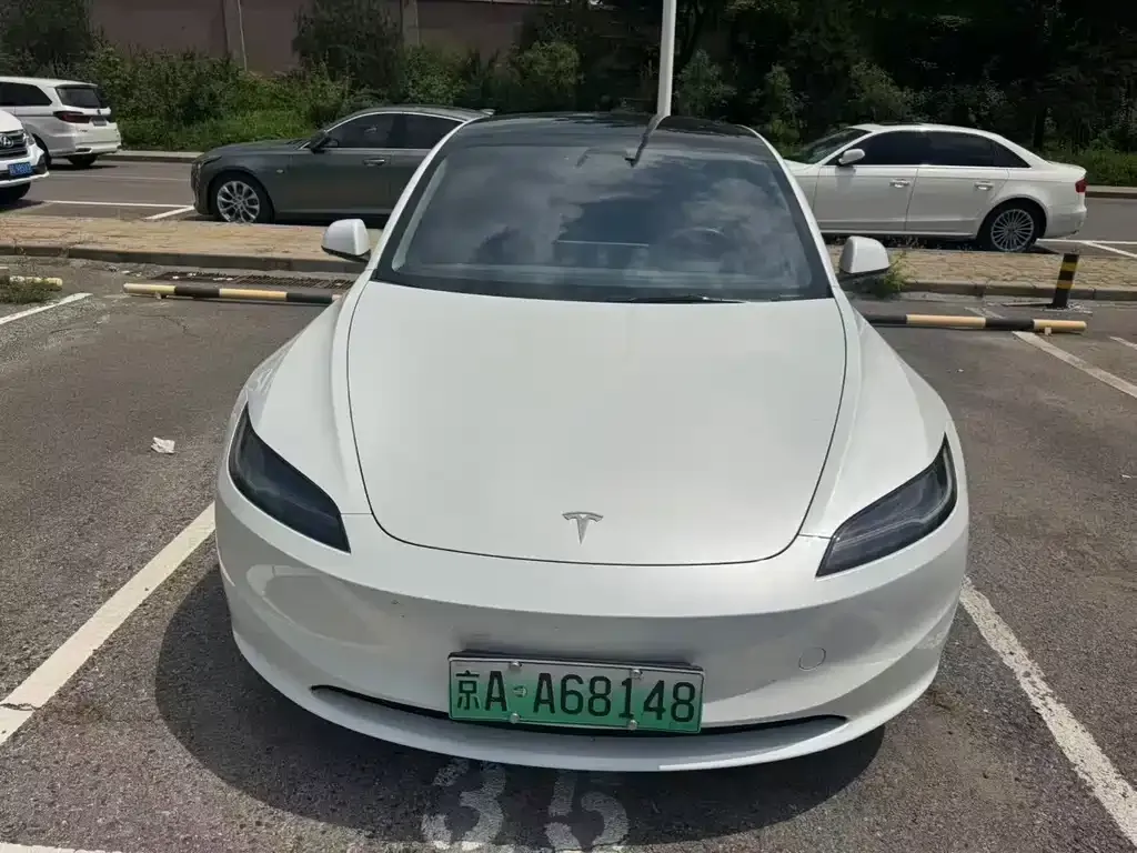 Tesla Model 3 — фото 9