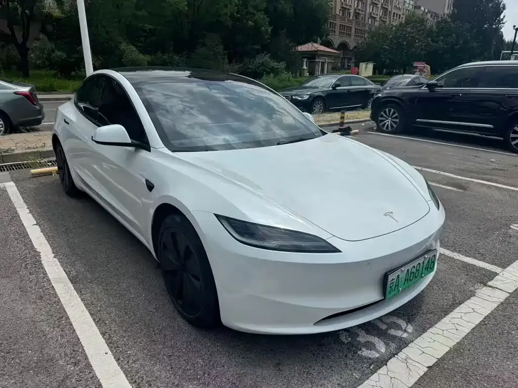 Tesla Model 3 — фото 5