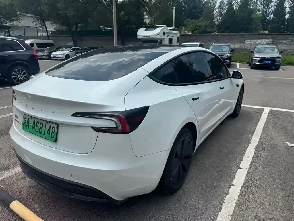 Tesla Model 3 — фото 6