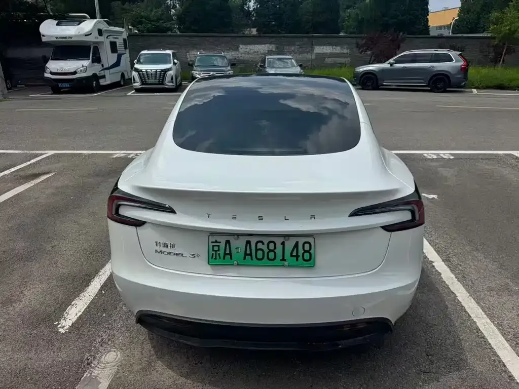 Tesla Model 3 — фото 3