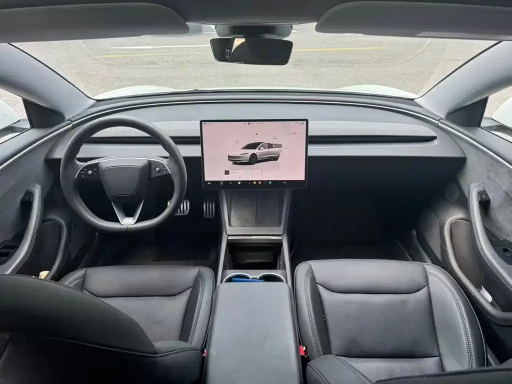 Tesla Model 3 — фото 7
