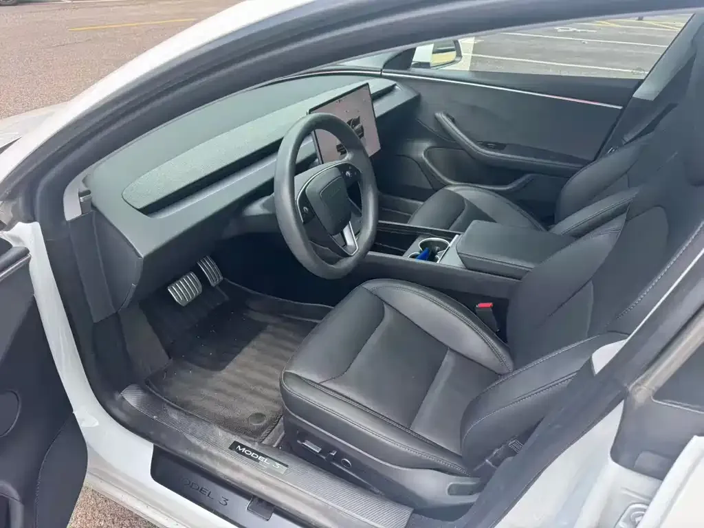 Tesla Model 3 — фото 4