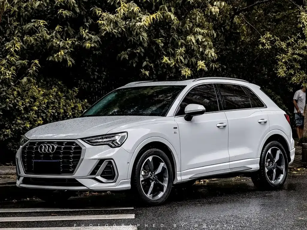 Audi Q3 — фото 1