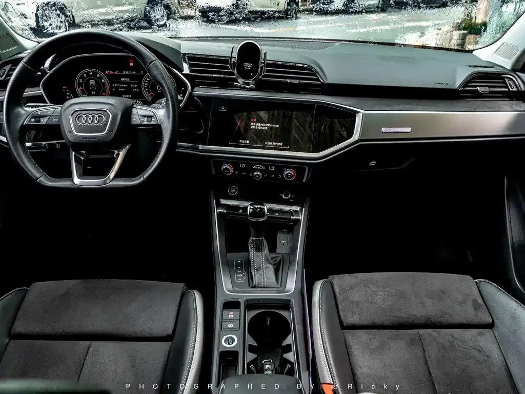 Audi Q3 — фото 10