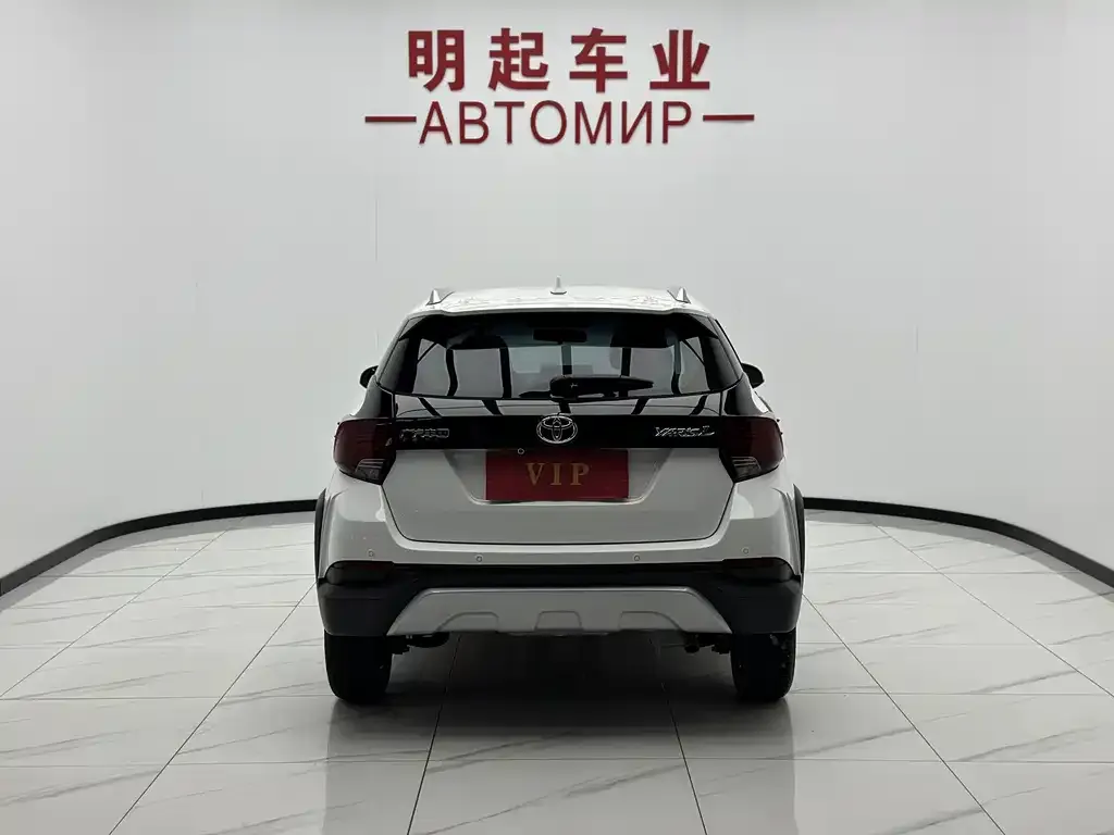Toyota Yaris L — фото 9