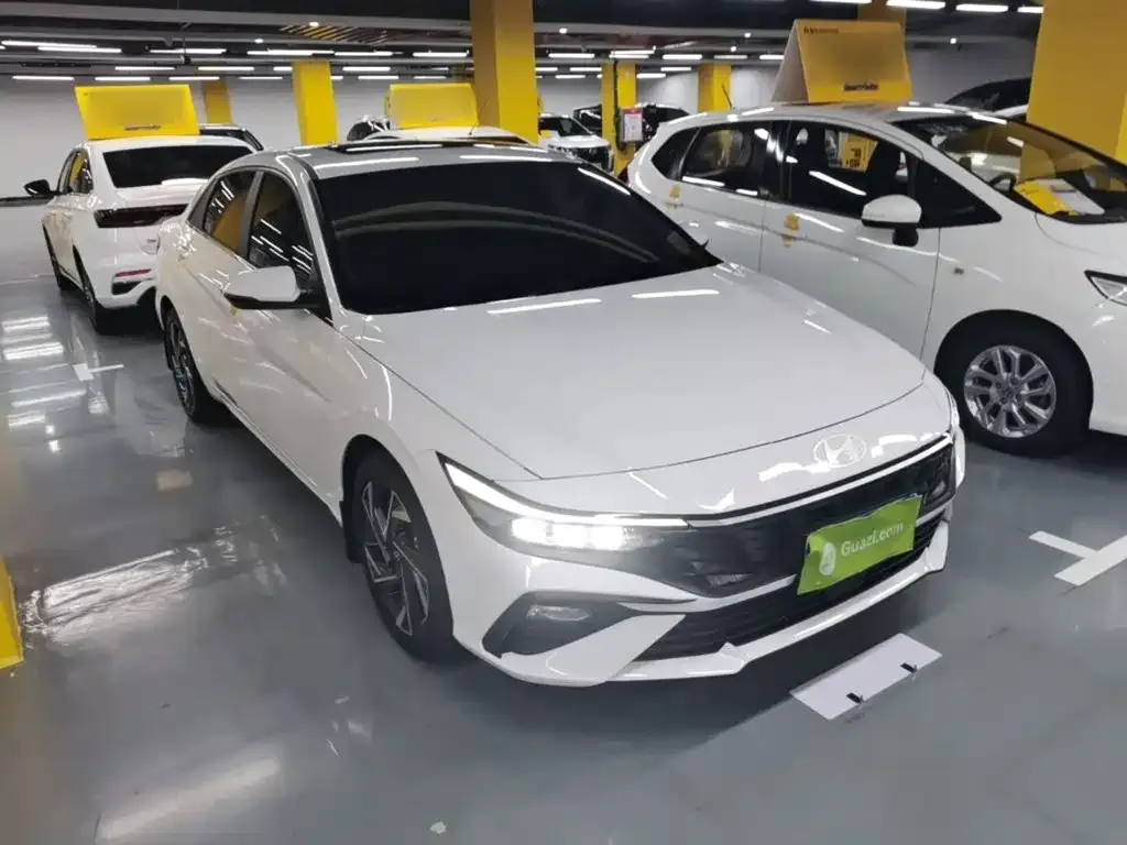 Hyundai Elantra — фото 7