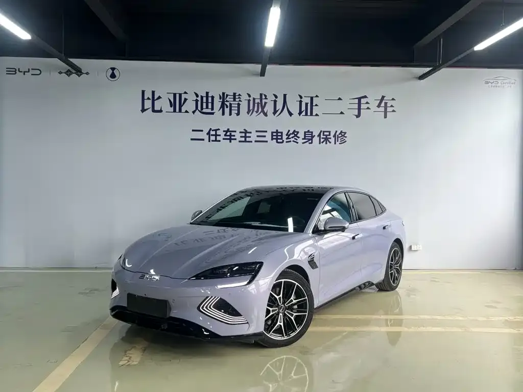 BYD Seal — фото 1