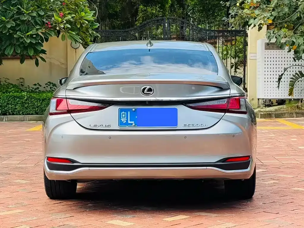 Lexus ES — фото 2