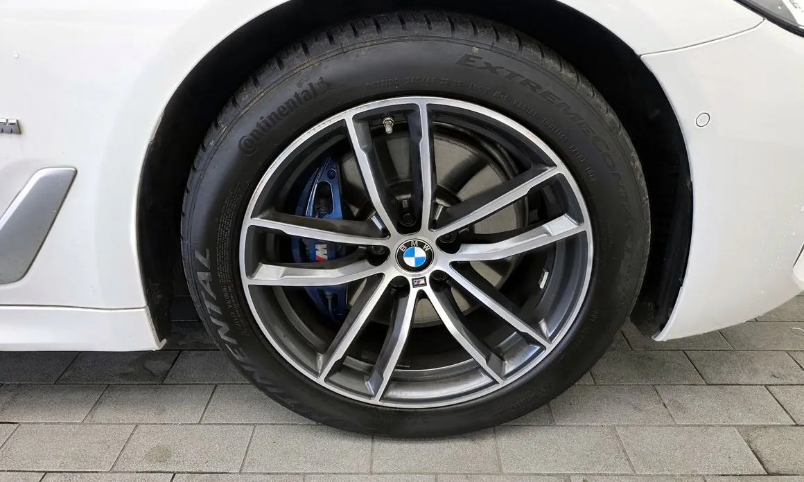 BMW 5-Series — фото 10
