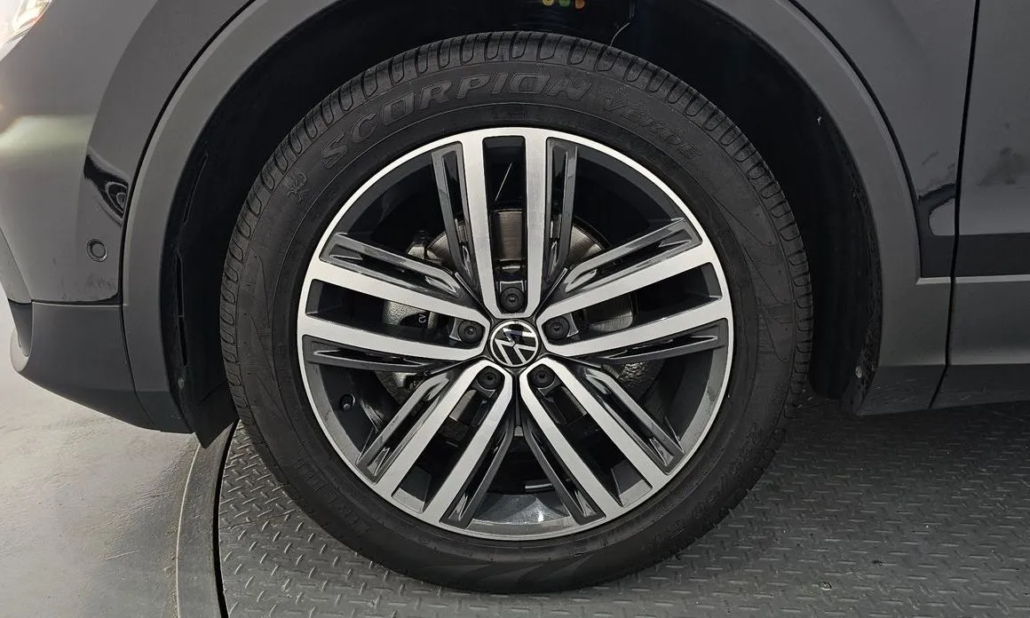 Volkswagen Tiguan — фото 8