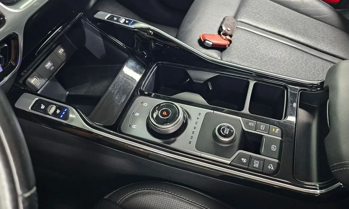 Kia Sorento — фото 4