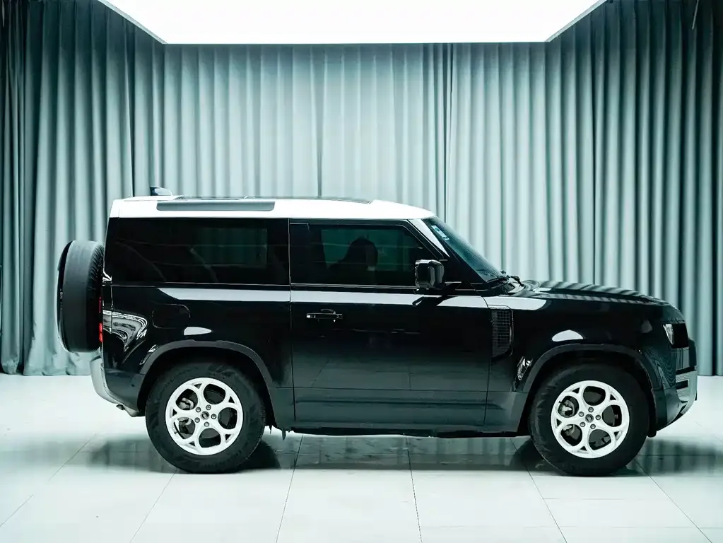 Land Rover Defender — фото 10